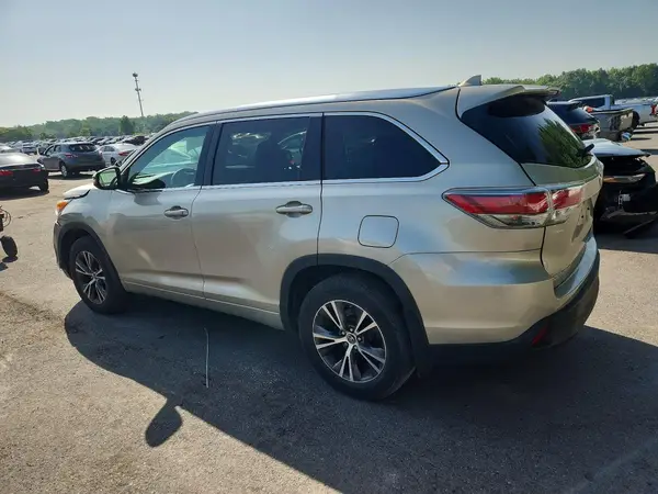 5TDJKRFH7GS506688 2016 TOYOTA HIGHLANDER - Image 2