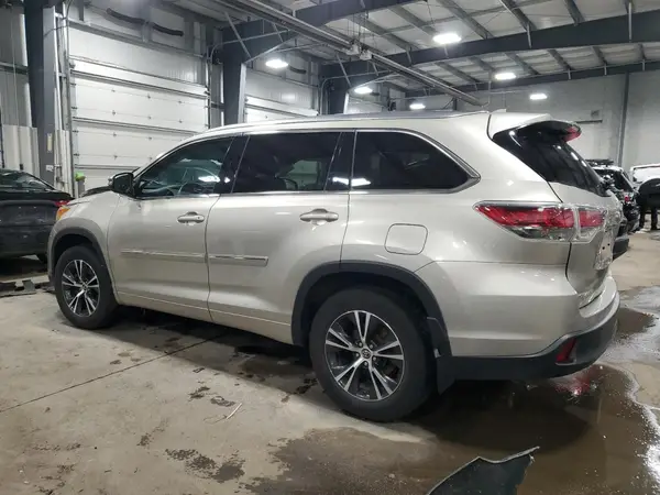 5TDJKRFH8GS230389 2016 TOYOTA HIGHLANDER - Image 2