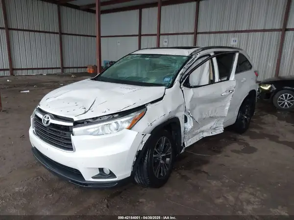 5TDJKRFH8GS232482 2016 TOYOTA HIGHLANDER - Image 2