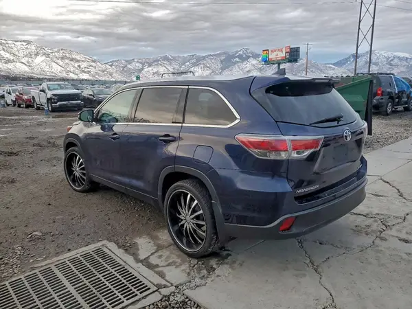 5TDJKRFH8GS236919 2016 TOYOTA HIGHLANDER - Image 2