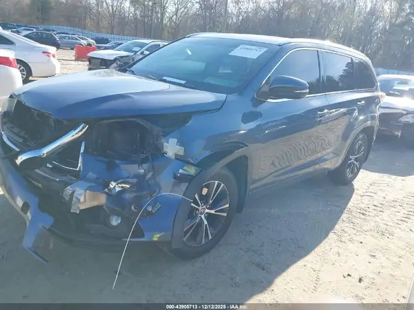 5TDJKRFH8GS243160 2016 TOYOTA HIGHLANDER - Image 2