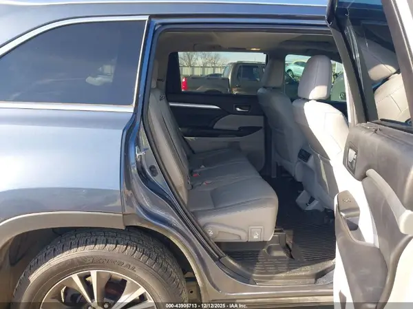 5TDJKRFH8GS243160 2016 TOYOTA HIGHLANDER - Image 8