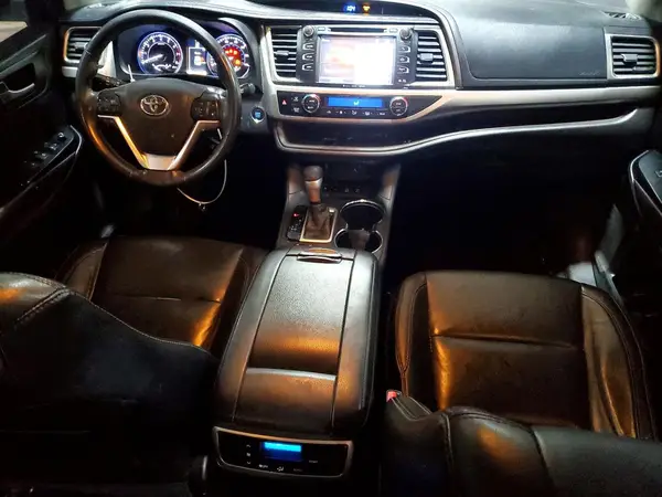 5TDJKRFH8GS245748 2016 TOYOTA HIGHLANDER - Image 8