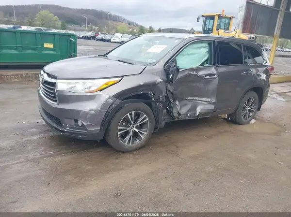 5TDJKRFH8GS252361 2016 TOYOTA HIGHLANDER - Image 2