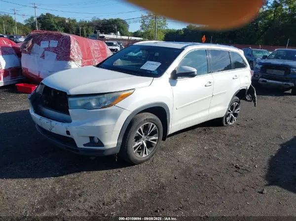 5TDJKRFH8GS253123 2016 TOYOTA HIGHLANDER - Image 2