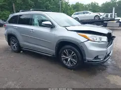 5TDJKRFH8GS255616 2016 TOYOTA HIGHLANDER