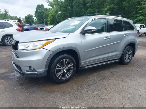 5TDJKRFH8GS255616 2016 TOYOTA HIGHLANDER - Image 2