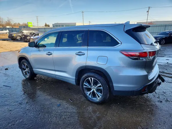 5TDJKRFH8GS255759 2016 TOYOTA HIGHLANDER - Image 2