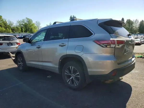 5TDJKRFH8GS256264 2016 TOYOTA HIGHLANDER - Image 2