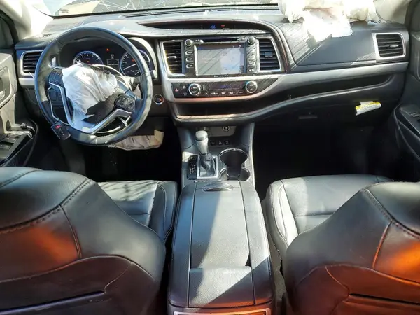 5TDJKRFH8GS256264 2016 TOYOTA HIGHLANDER - Image 8