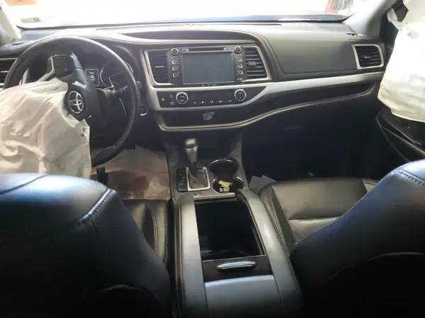 5TDJKRFH8GS263988 2016 TOYOTA HIGHLANDER - Image 8