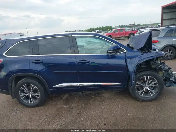 5TDJKRFH8GS268687 2016 TOYOTA HIGHLANDER - Image 2
