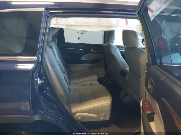 5TDJKRFH8GS268687 2016 TOYOTA HIGHLANDER - Image 8