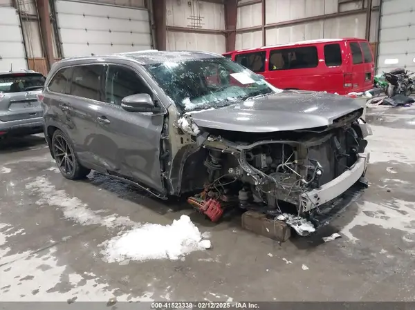 5TDJKRFH8GS269046 2016 TOYOTA HIGHLANDER - Image 1