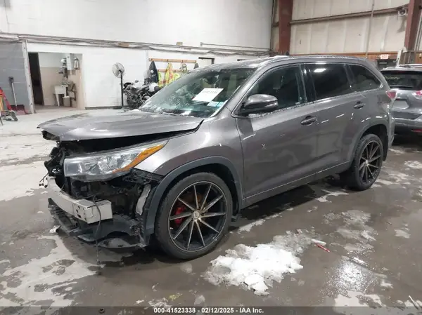 5TDJKRFH8GS269046 2016 TOYOTA HIGHLANDER - Image 2