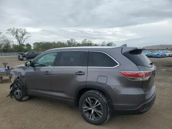 5TDJKRFH8GS273968 2016 TOYOTA HIGHLANDER - Image 2
