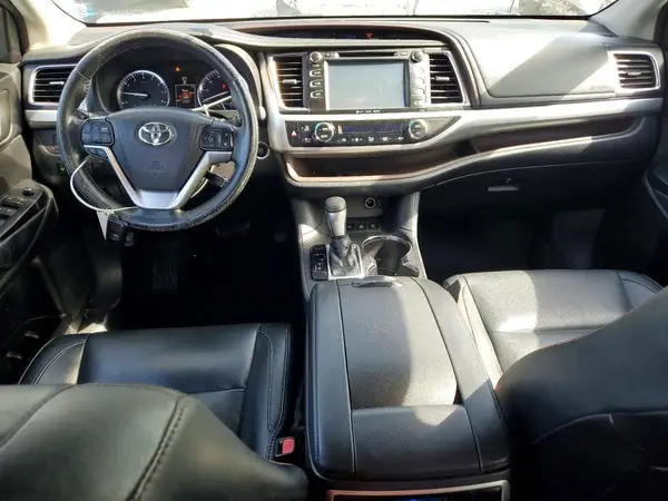5TDJKRFH8GS276997 2016 TOYOTA HIGHLANDER - Image 8