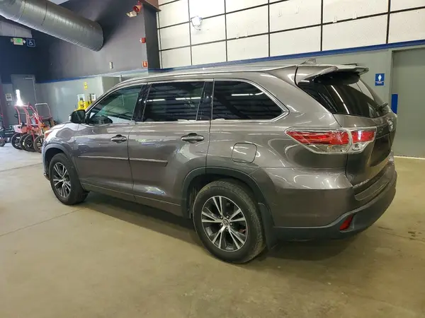 5TDJKRFH8GS277521 2016 TOYOTA HIGHLANDER - Image 2