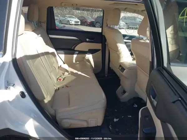 5TDJKRFH8GS278104 2016 TOYOTA HIGHLANDER - Image 8