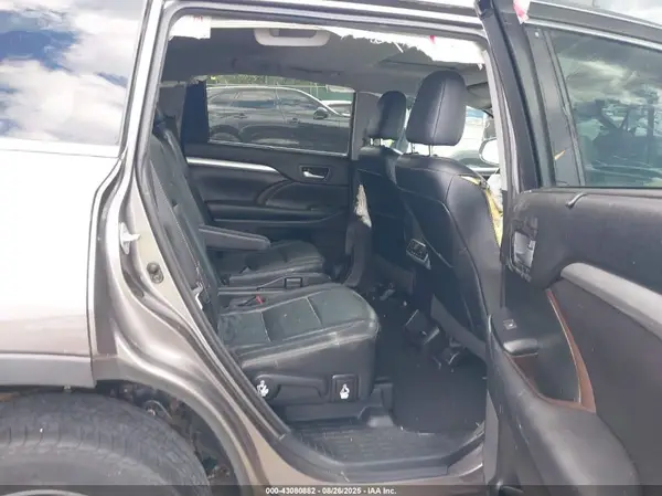 5TDJKRFH8GS280919 2016 TOYOTA HIGHLANDER - Image 8