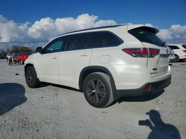 5TDJKRFH8GS292102 2016 TOYOTA HIGHLANDER - Image 2