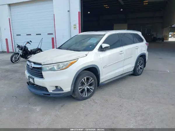 5TDJKRFH8GS293184 2016 TOYOTA HIGHLANDER - Image 2