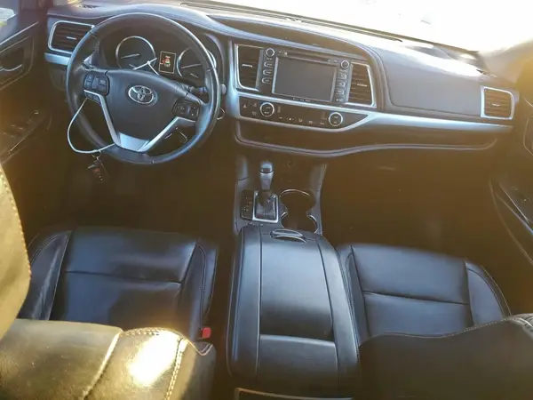5TDJKRFH8GS306015 2016 TOYOTA HIGHLANDER - Image 8