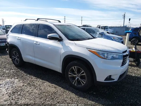 5TDJKRFH8GS308668 2016 TOYOTA HIGHLANDER - Image 1