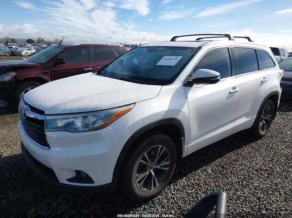 5TDJKRFH8GS308668 2016 TOYOTA HIGHLANDER - Image 2