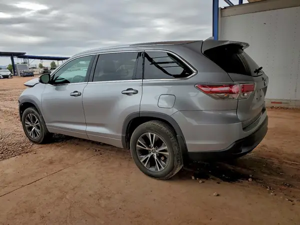 5TDJKRFH8GS318438 2016 TOYOTA HIGHLANDER - Image 2
