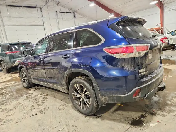 5TDJKRFH8GS321968 2016 TOYOTA HIGHLANDER - Image 2