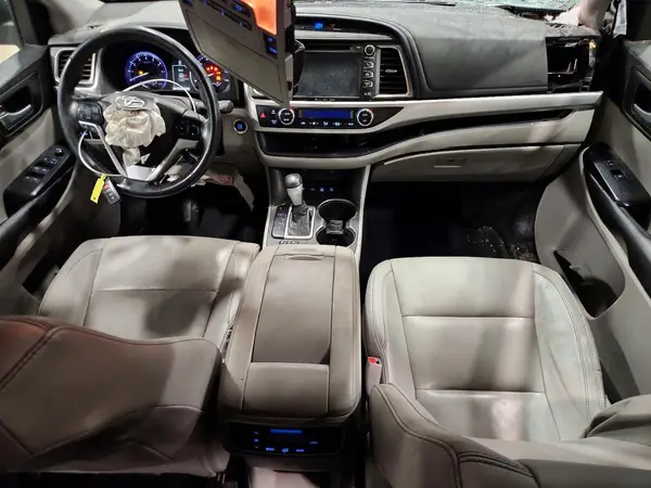5TDJKRFH8GS321968 2016 TOYOTA HIGHLANDER - Image 8