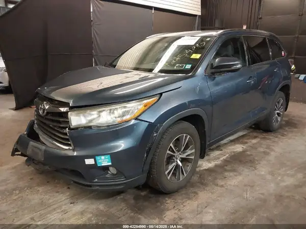 5TDJKRFH8GS326488 2016 TOYOTA HIGHLANDER - Image 2