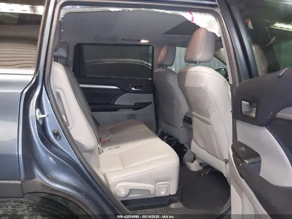 5TDJKRFH8GS326488 2016 TOYOTA HIGHLANDER - Image 8