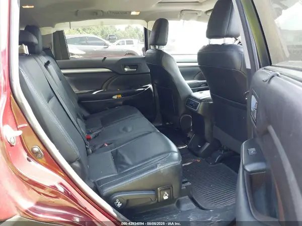 5TDJKRFH8GS330184 2016 TOYOTA HIGHLANDER - Image 8
