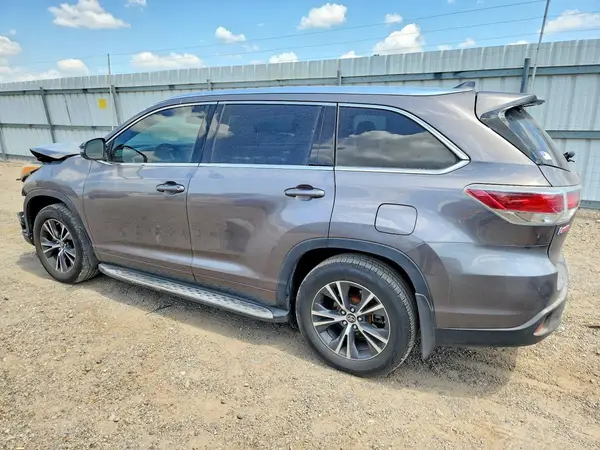 5TDJKRFH8GS331819 2016 TOYOTA HIGHLANDER - Image 2