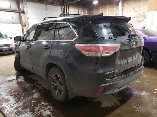 5TDJKRFH8GS337362 2016 TOYOTA HIGHLANDER - Image 2
