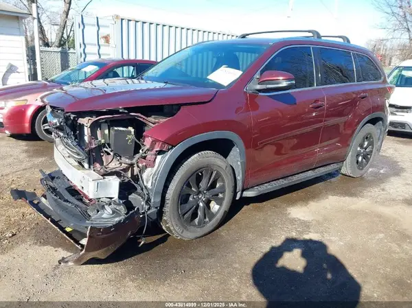 5TDJKRFH8GS337703 2016 TOYOTA HIGHLANDER - Image 2