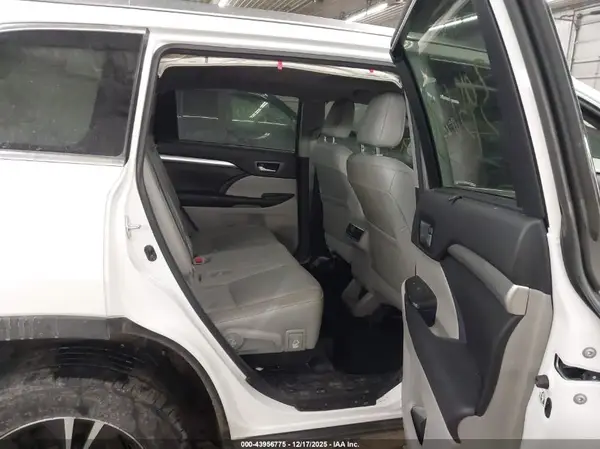 5TDJKRFH8GS338138 2016 TOYOTA HIGHLANDER - Image 8