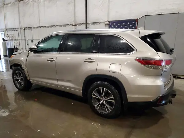 5TDJKRFH8GS346417 2016 TOYOTA HIGHLANDER - Image 2