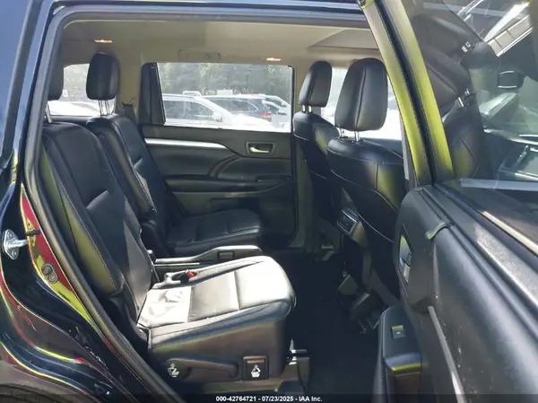 5TDJKRFH8GS347602 2016 TOYOTA HIGHLANDER - Image 8