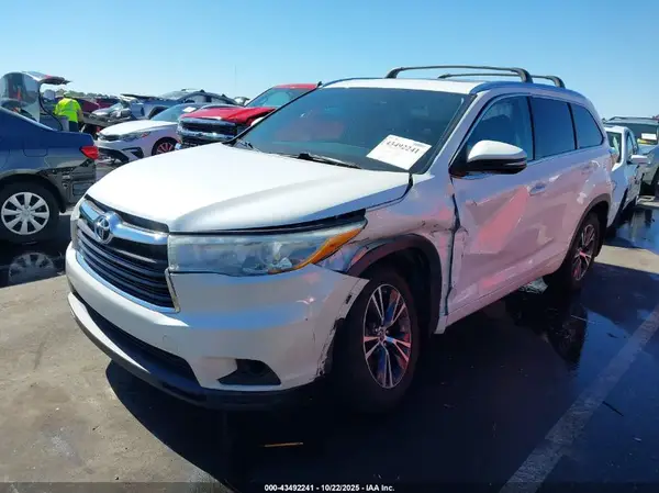 5TDJKRFH8GS348118 2016 TOYOTA HIGHLANDER - Image 2