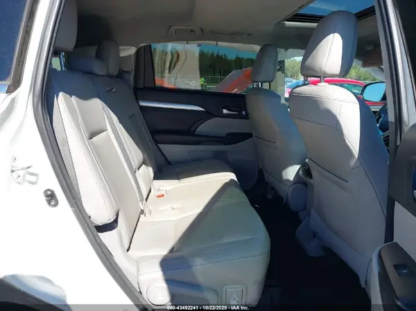 5TDJKRFH8GS348118 2016 TOYOTA HIGHLANDER - Image 8