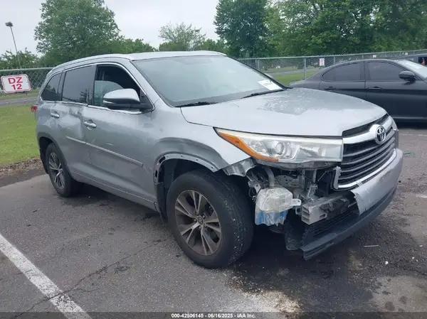 5TDJKRFH8GS500317 2016 TOYOTA HIGHLANDER - Image 1