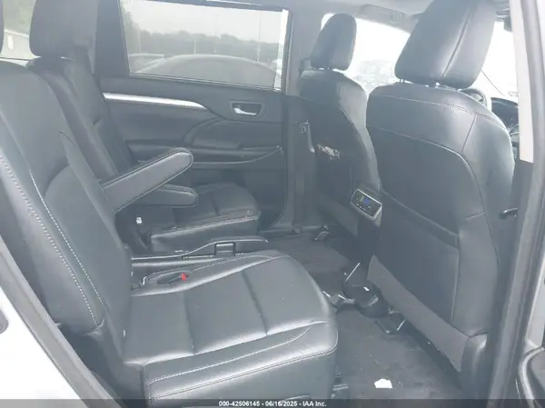 5TDJKRFH8GS500317 2016 TOYOTA HIGHLANDER - Image 8