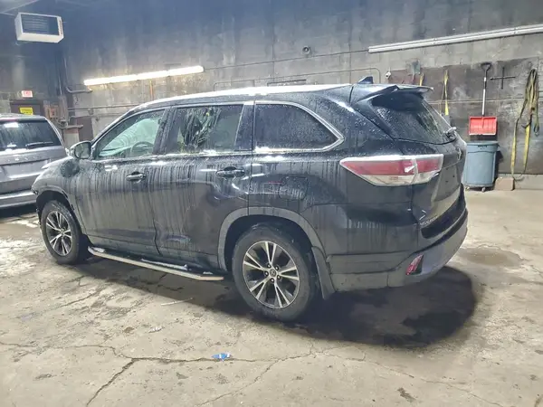 5TDJKRFH8GS502360 2016 TOYOTA HIGHLANDER - Image 2
