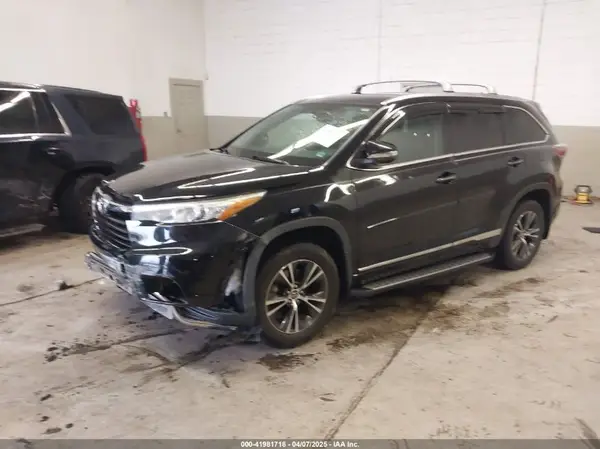 5TDJKRFH8GS502892 2016 TOYOTA HIGHLANDER - Image 2