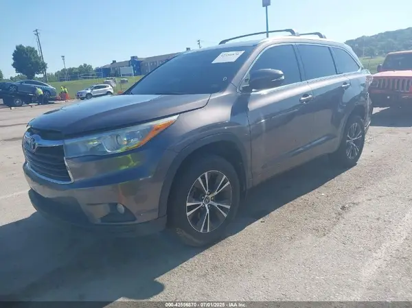5TDJKRFH8GS504495 2016 TOYOTA HIGHLANDER - Image 2