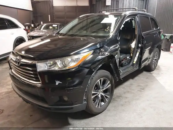 5TDJKRFH9GS229493 2016 TOYOTA HIGHLANDER - Image 2