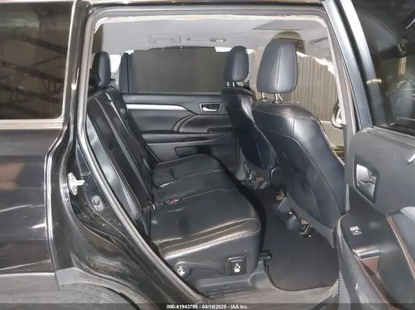 5TDJKRFH9GS229493 2016 TOYOTA HIGHLANDER - Image 8